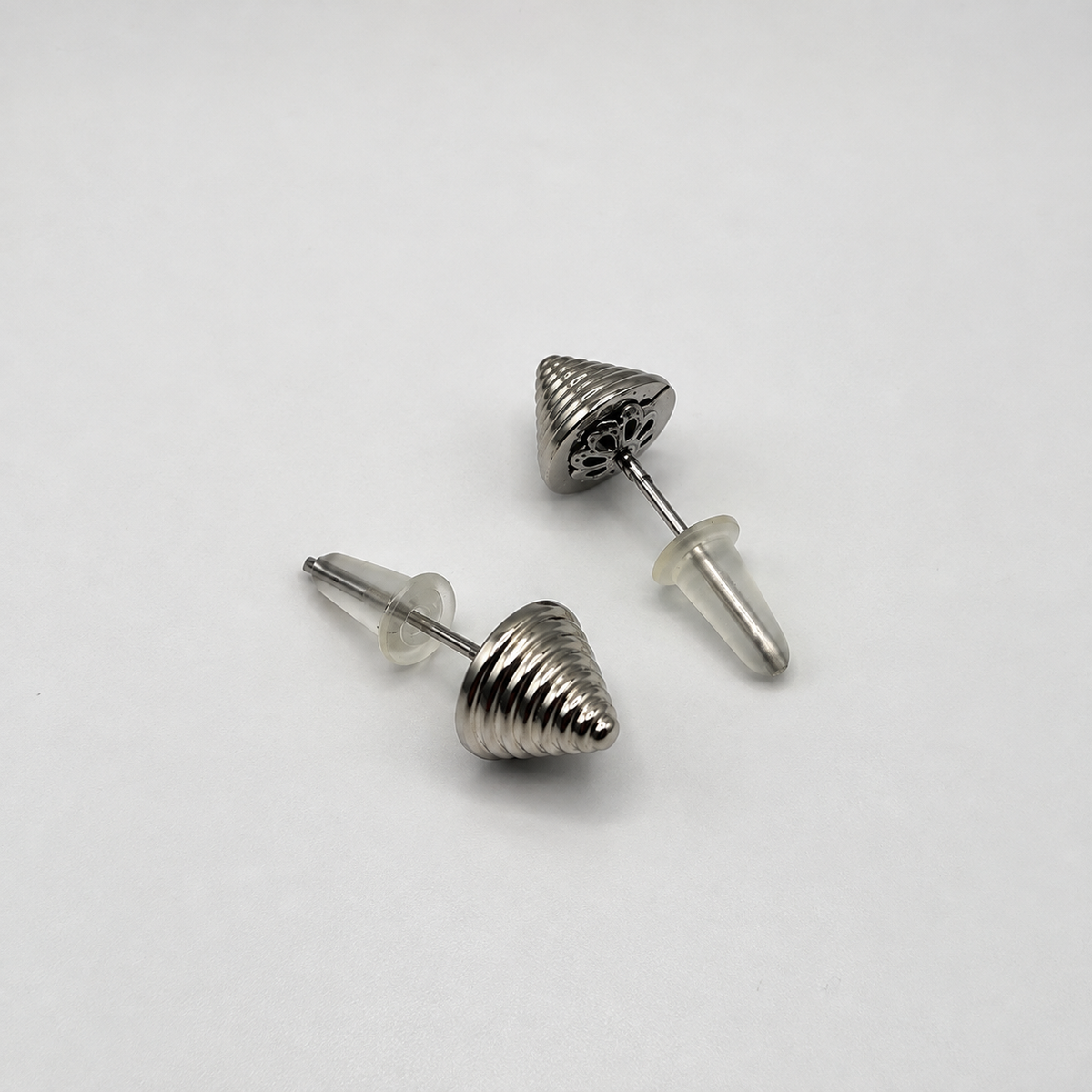 MY LOBE STUDS – SILVER SPIKE