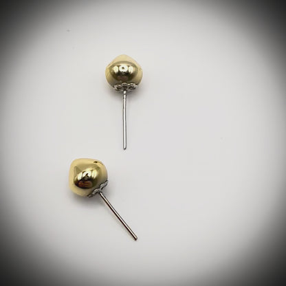 MY LOBE STUDS – GOLD SPHERE